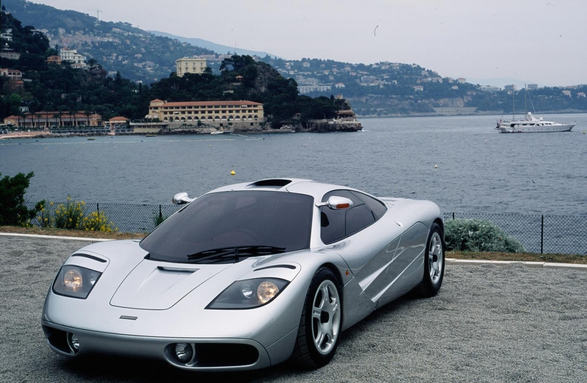 5 of the Most Memorable British cars Regit