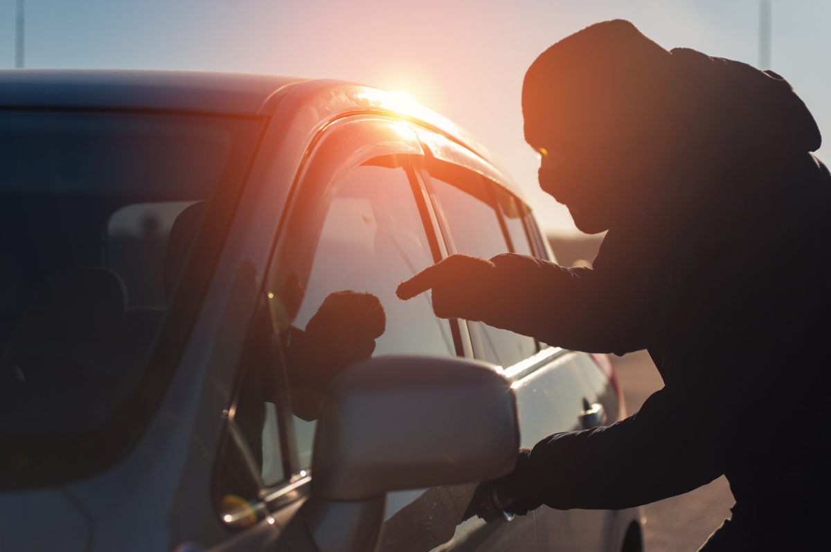 CarJackers Target Drivers with New Tricks in UK Regit