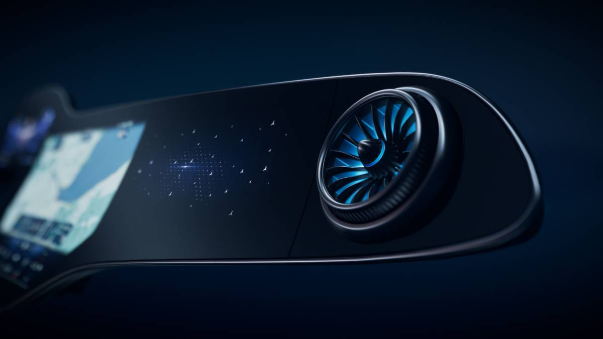 MercedesBenz New Touchscreen As Wide As The Dashboard Regit