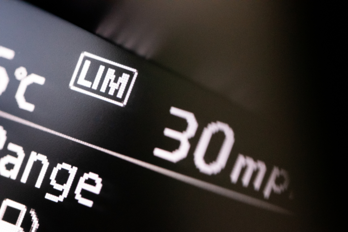 Which car brands are installing speed limiters and how can you turn