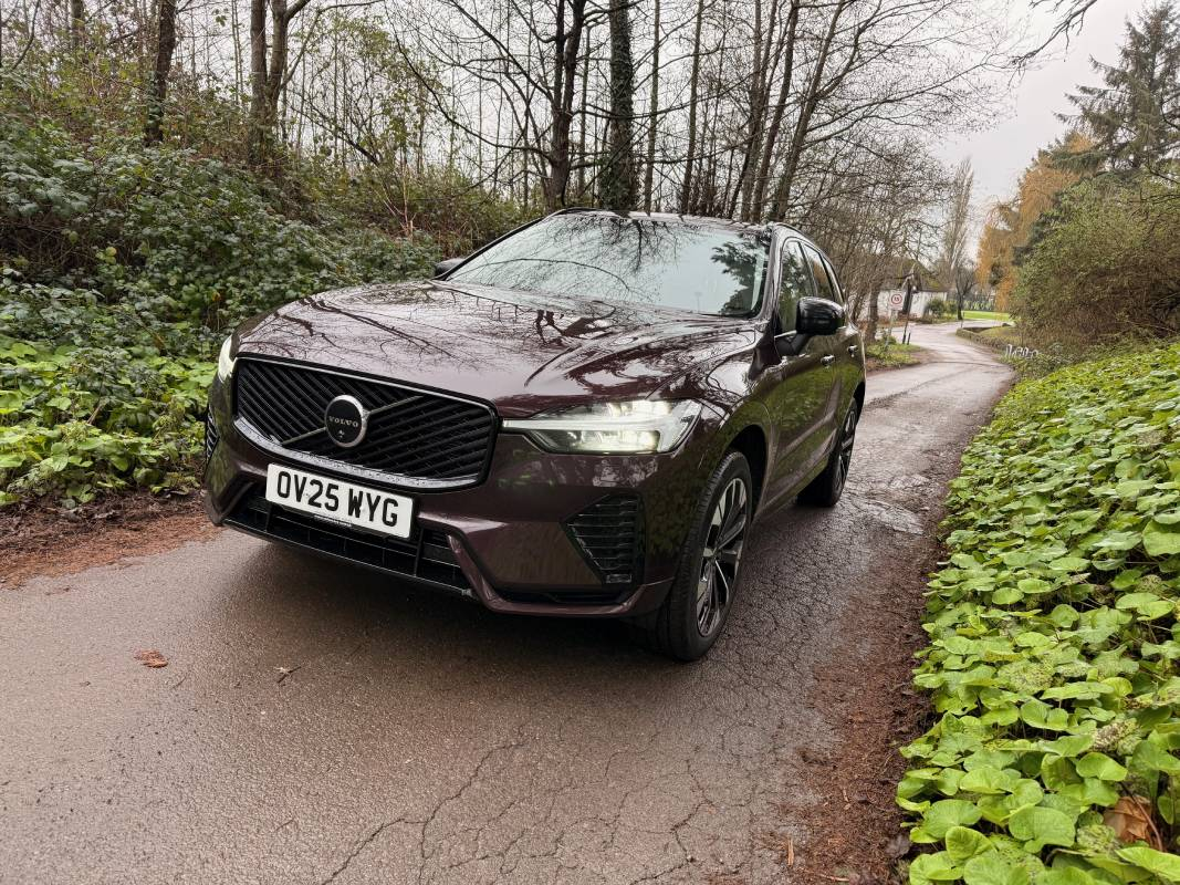 Volvo XC60 T8 Plug-in Hybrid AWD Ultra (2025 - )