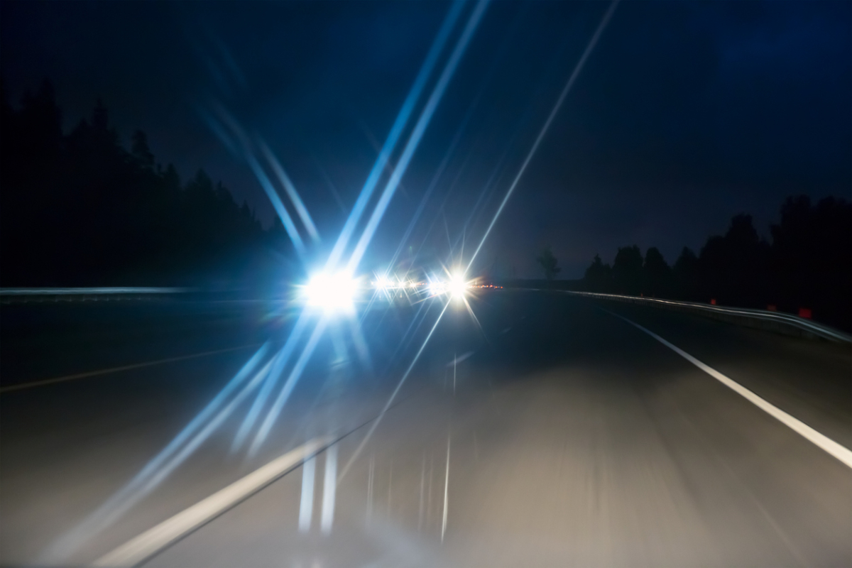 Government launches research into dazzling headlights amid road safety concerns