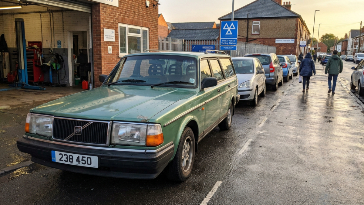 One in seven UK cars hits 100,000 miles as age hits record