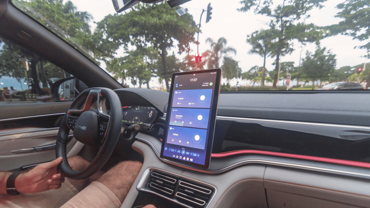Drivers want buttons back as touchscreen frustration rises